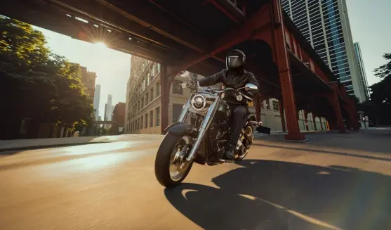 Harley-Davidson Fat Boy vs Breakout: ¿cuál moto cruiser elegir? 